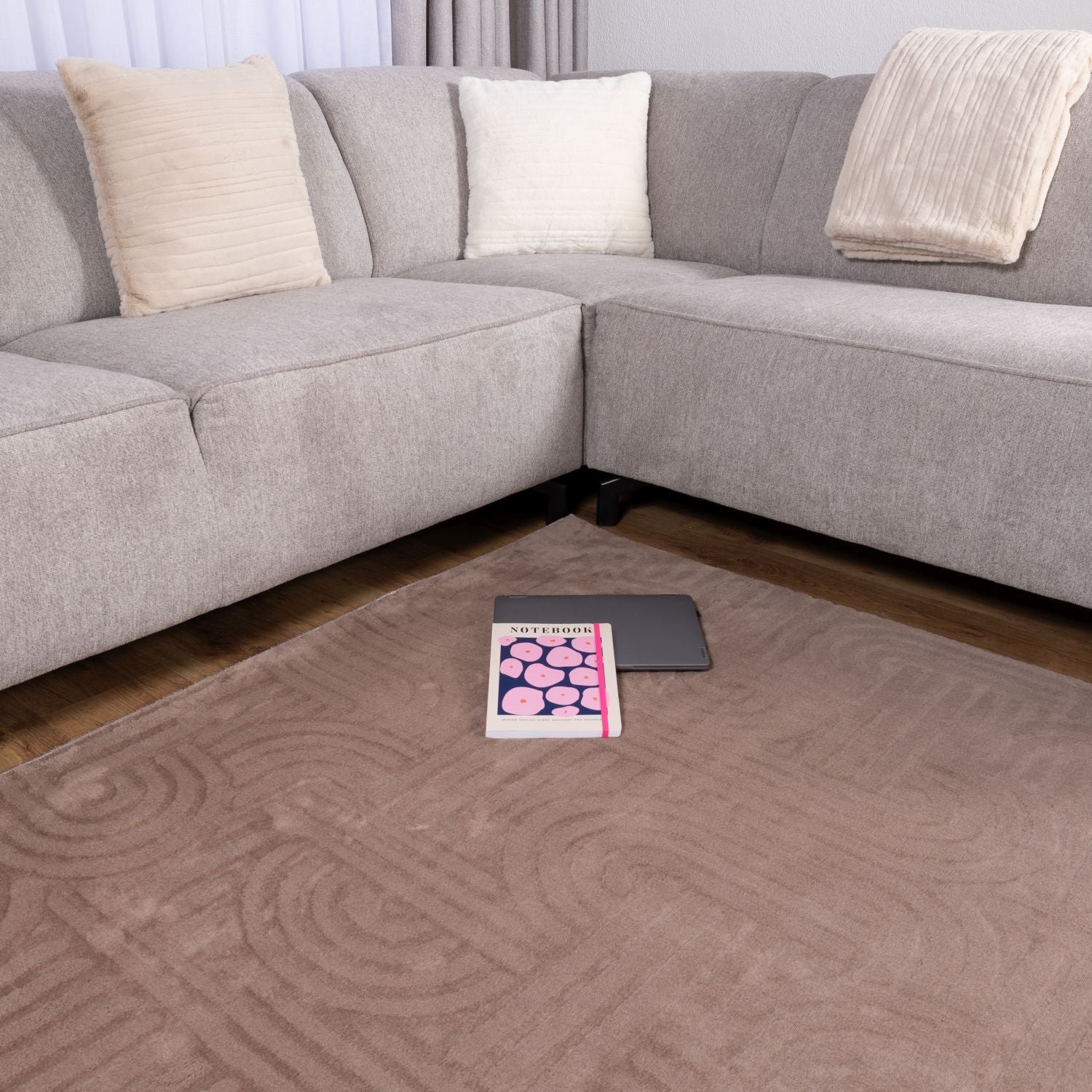 Taupe Tapijt Wasbaar Laagpolig Vloerkleed met Anti Slip Omid Japandi Stijl Wasbaar op 30° - Omid Carpets