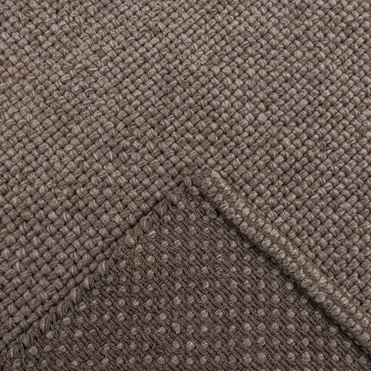 Handgewebter Wollteppich mit kurzem Flor Omid Wool