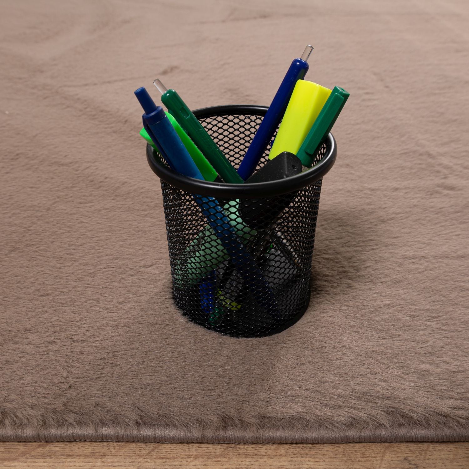 Donker Beige Tapijt Hoogpolig Vloerkleed met Anti-Slip – Omid Soft Fluffy – Superzacht Modern Tapijt - Omid Carpets