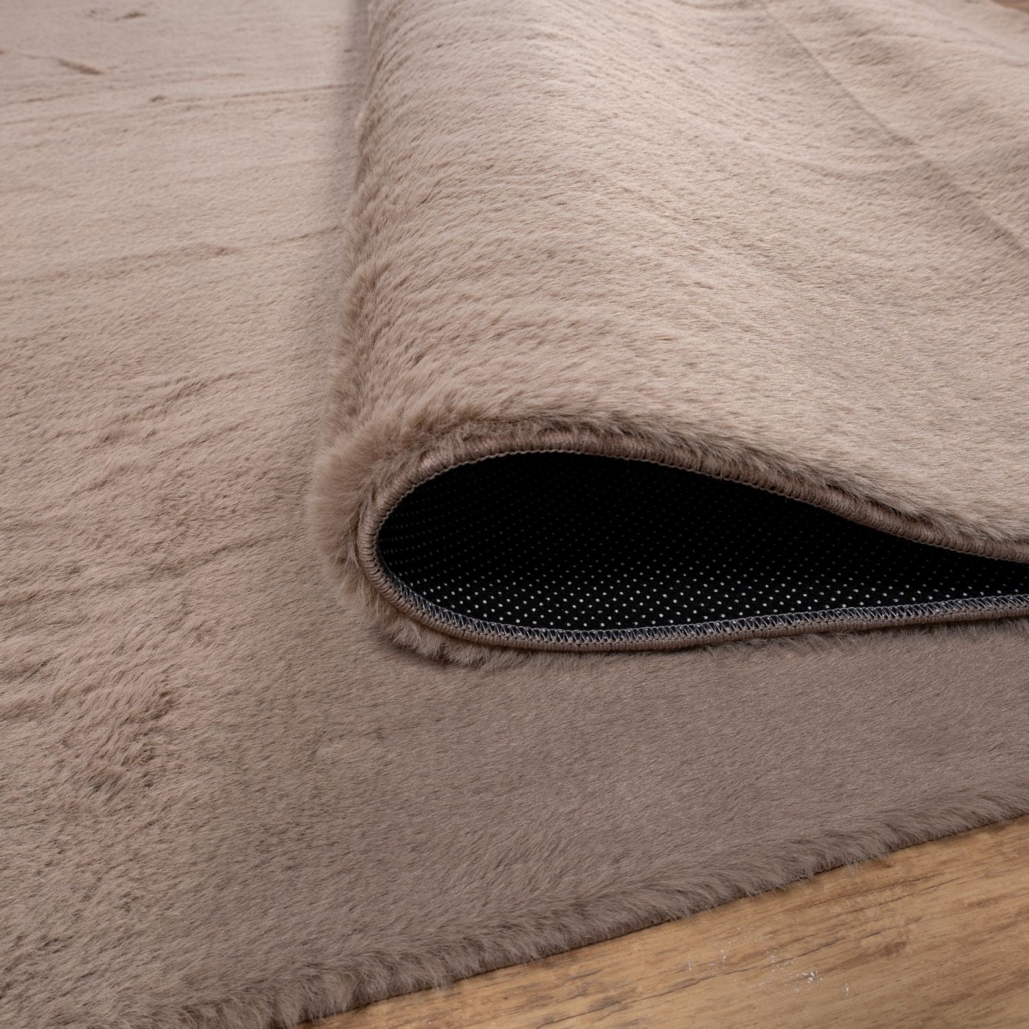 Beige Tapijt Hoogpolig Vloerkleed met Anti-Slip – Omid Soft Fluffy – Superzacht Modern Tapijt - Omid Carpets
