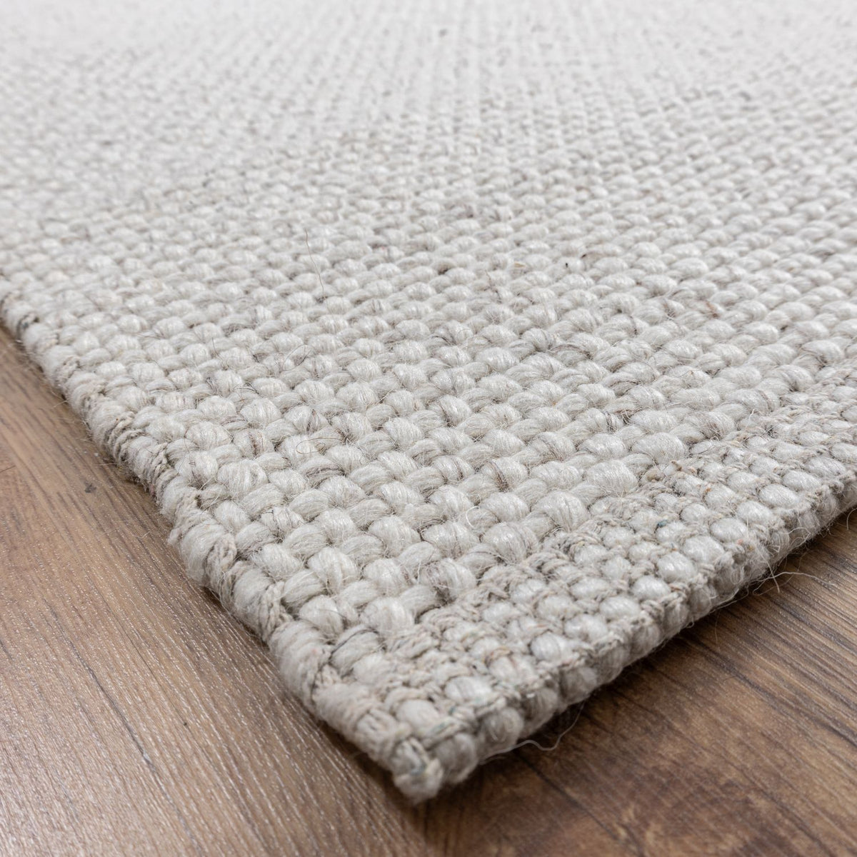 Handgewebter Wollteppich mit kurzem Flor Omid Wool