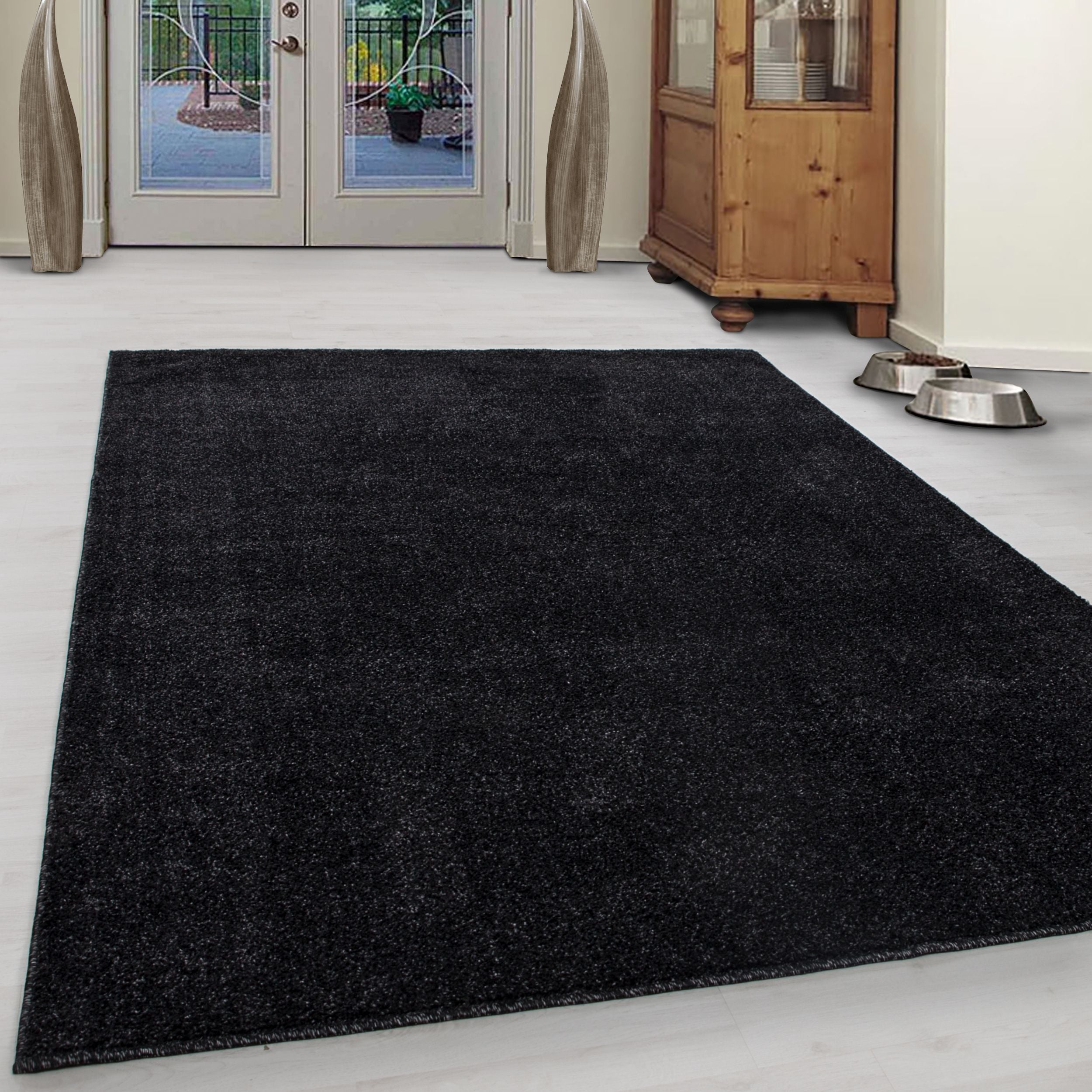 Zwart Laagpolig Vloerkleed Omid Velvet Touch Collection.