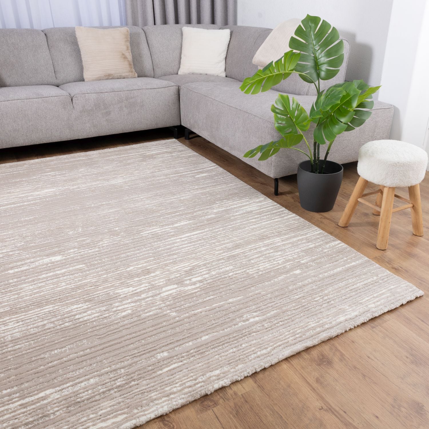 Beige Tapijt Zacht Hoogpolig Vloerkleed Omid Mono Lux