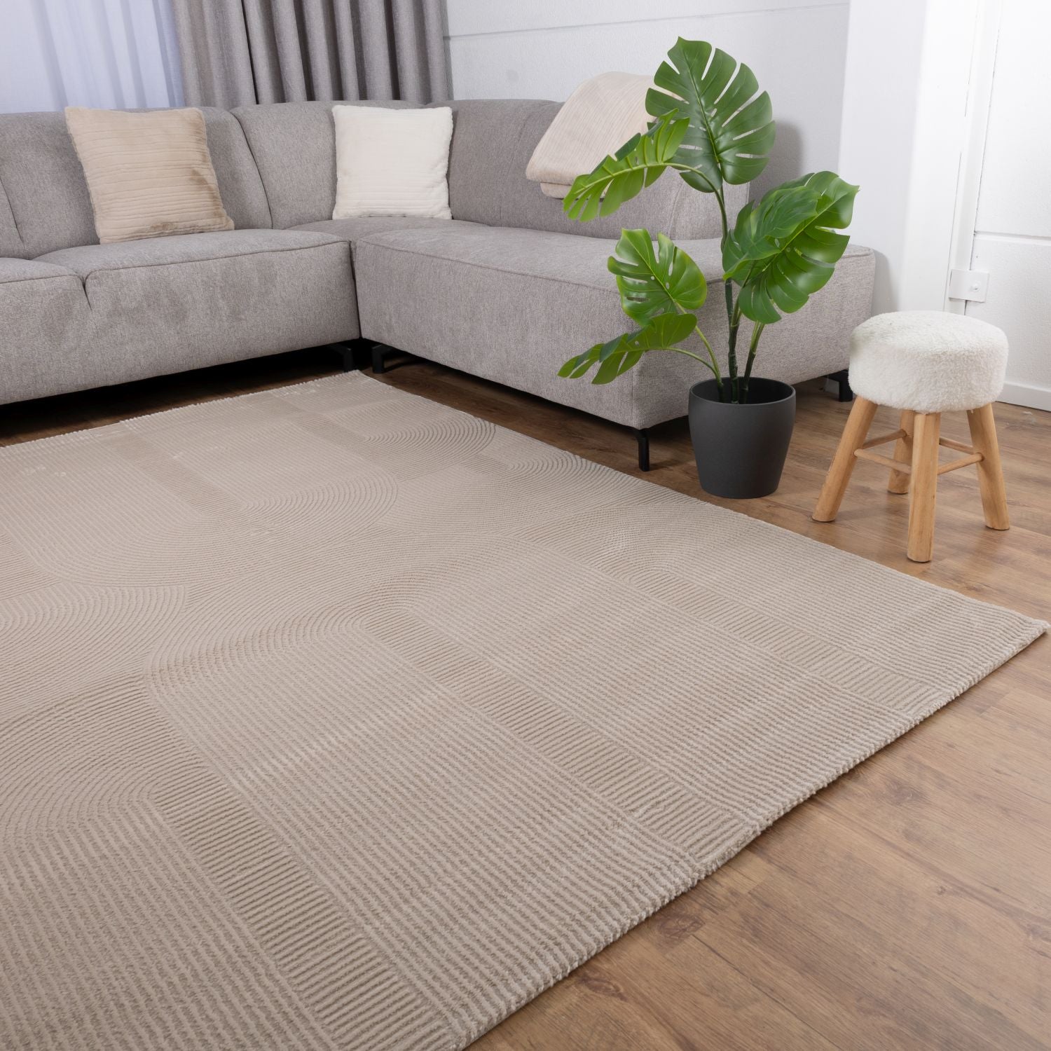 Beige Tapijt Kwalitatief Laagpolig Vloerkleed Omid Premium Touch 3D Toon op Toon Japandi Stijl