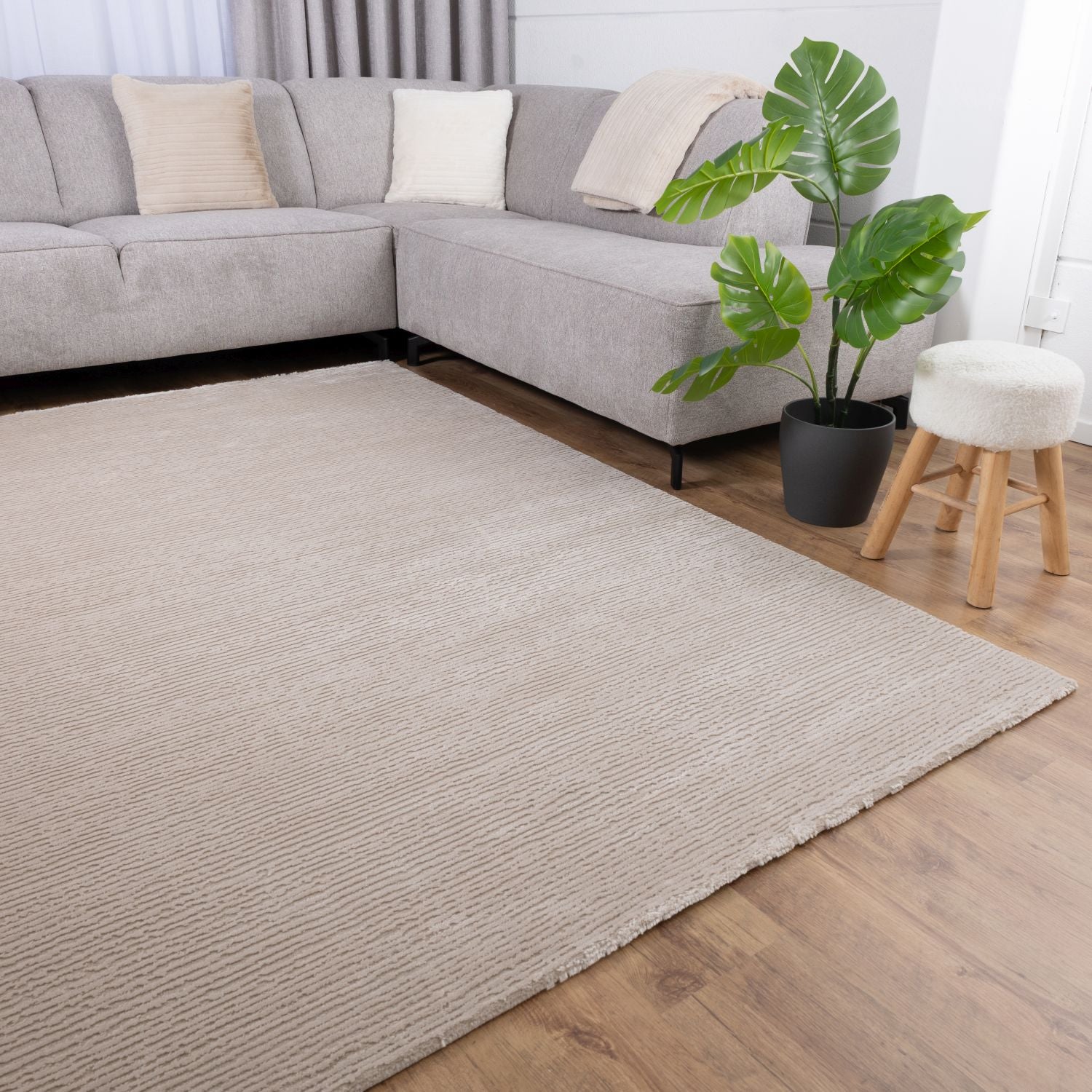 Beige Tapijt Laagpolig Vloerkleed Omid MonoLux - Omid Carpets