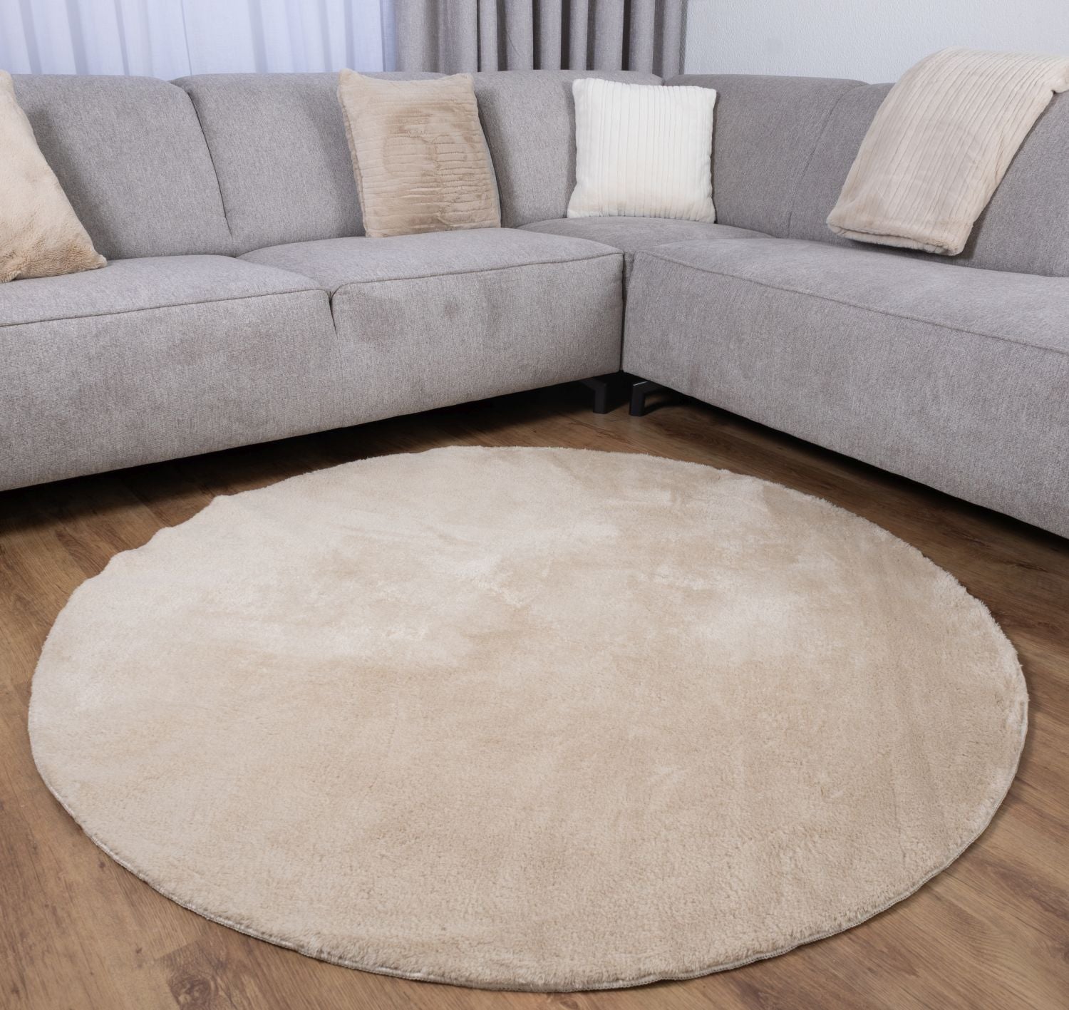 Beige Rond Tapijt Laagpolig Rond Vloerkleed met Anti Slip Omid Soft Comfort Wasbaar op 30°