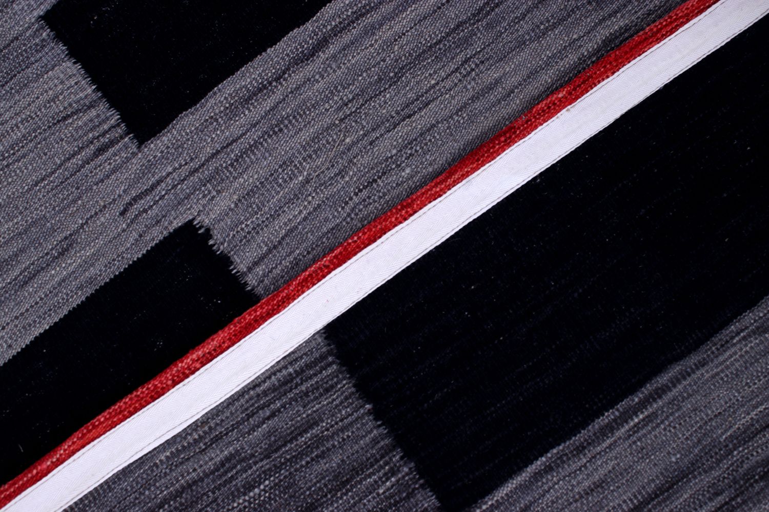 Grijs/Zwart Tapijt Laagpolig Handgeweven Wollen Vloerkleed - Omid Afghan Modern Kelim 228x163