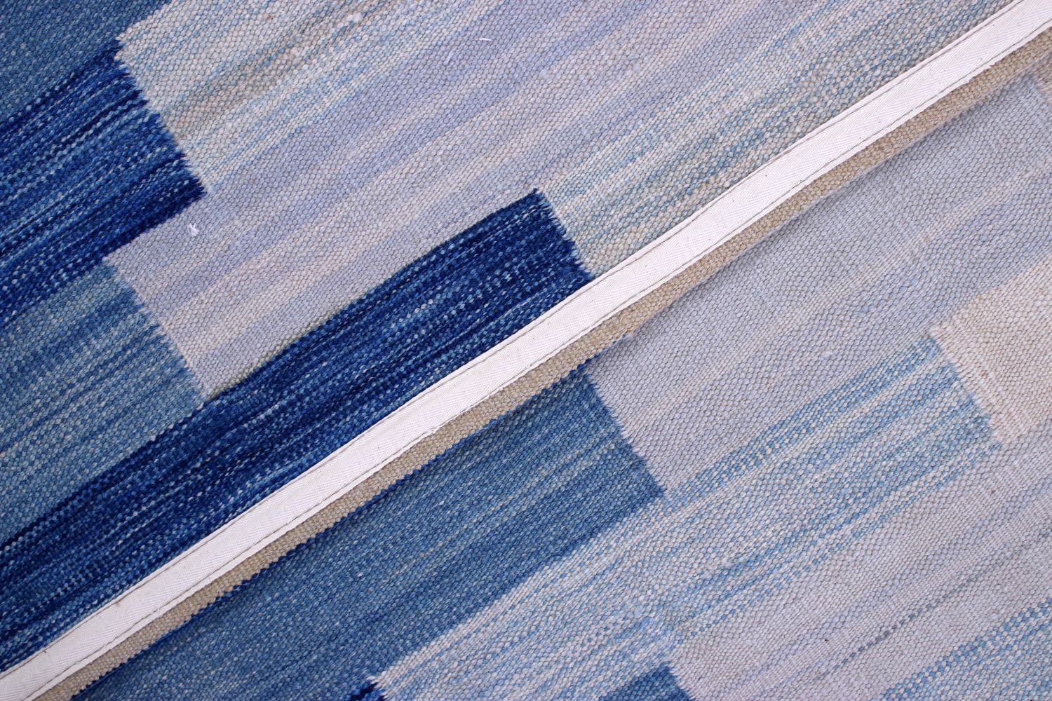 Blauw Tapijt Laagpolig Handgeweven Wollen Vloerkleed - Omid Afghan Modern Kelim 297x198