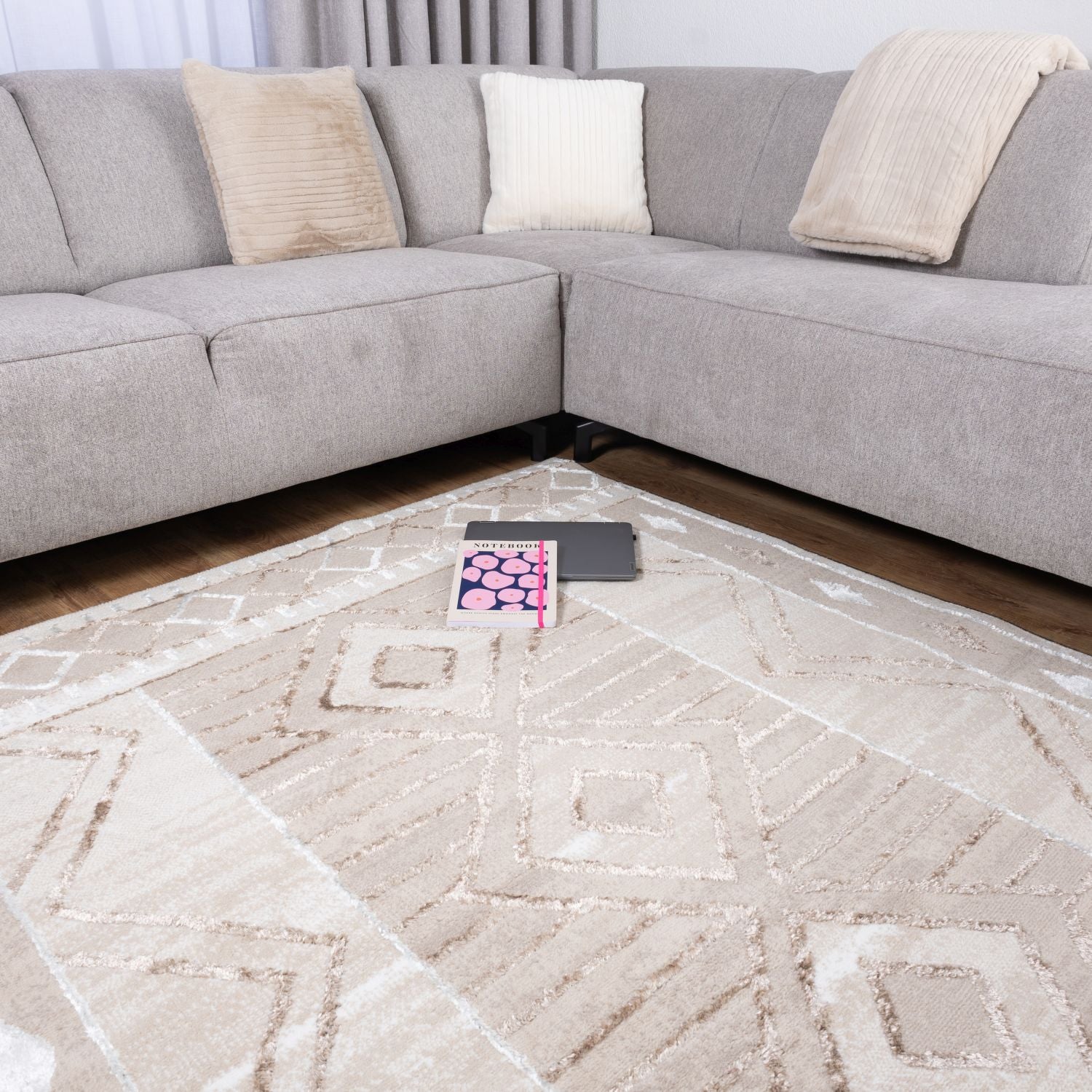 Beige Tapijt Laagpolig Vloerkleed Omid Marbella