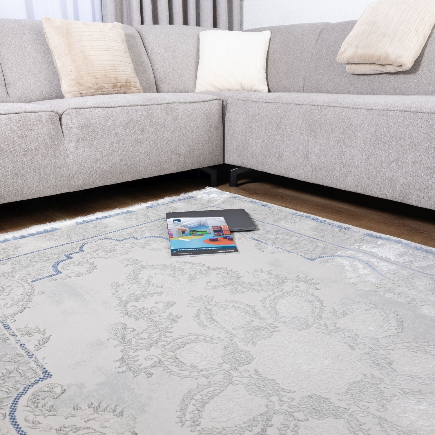 Blauw Tapijt Laagpolig Vloerkleed Omid Beige Essence