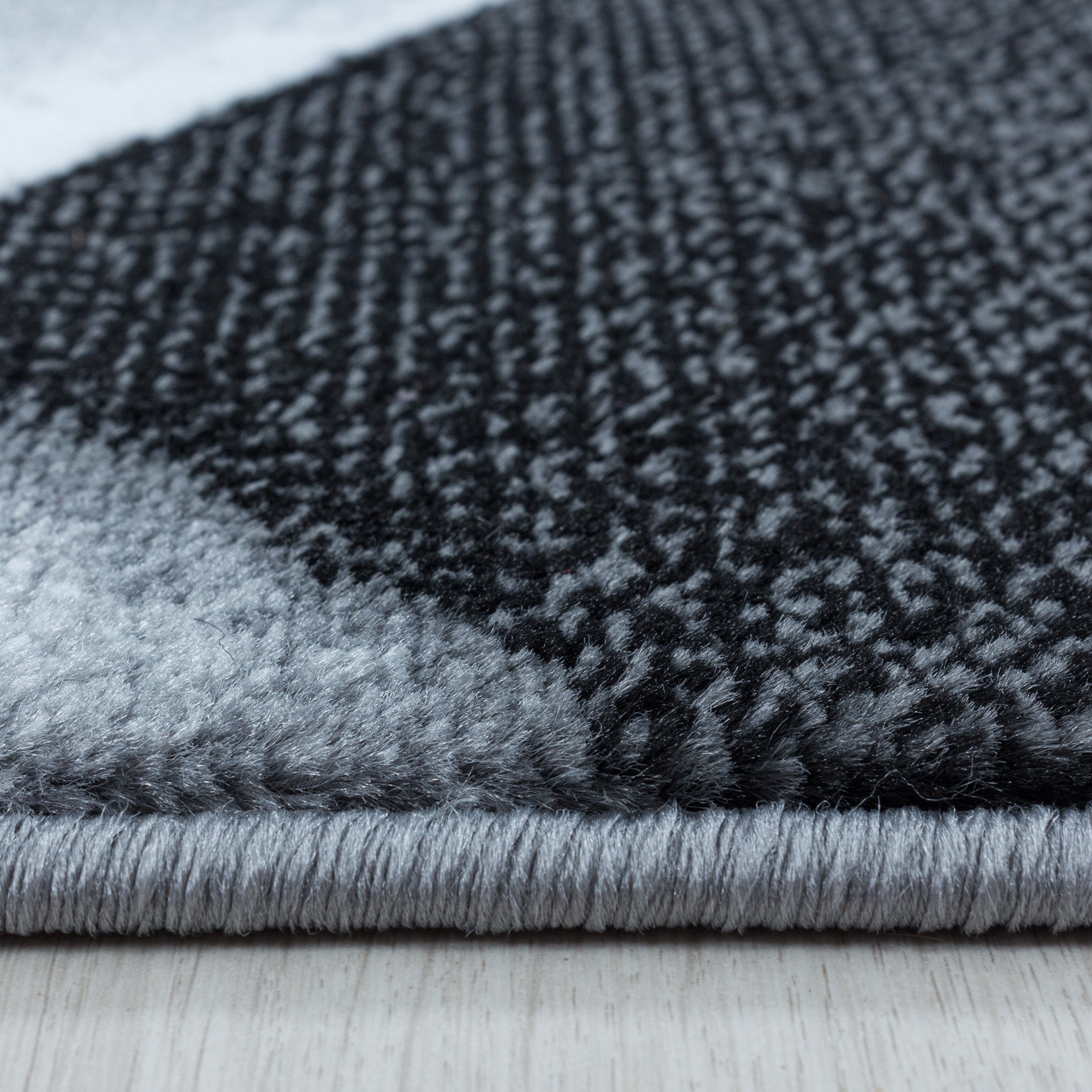 Zwart Tapijt Laagpolig Vloerkleed Omid Modern Comfort