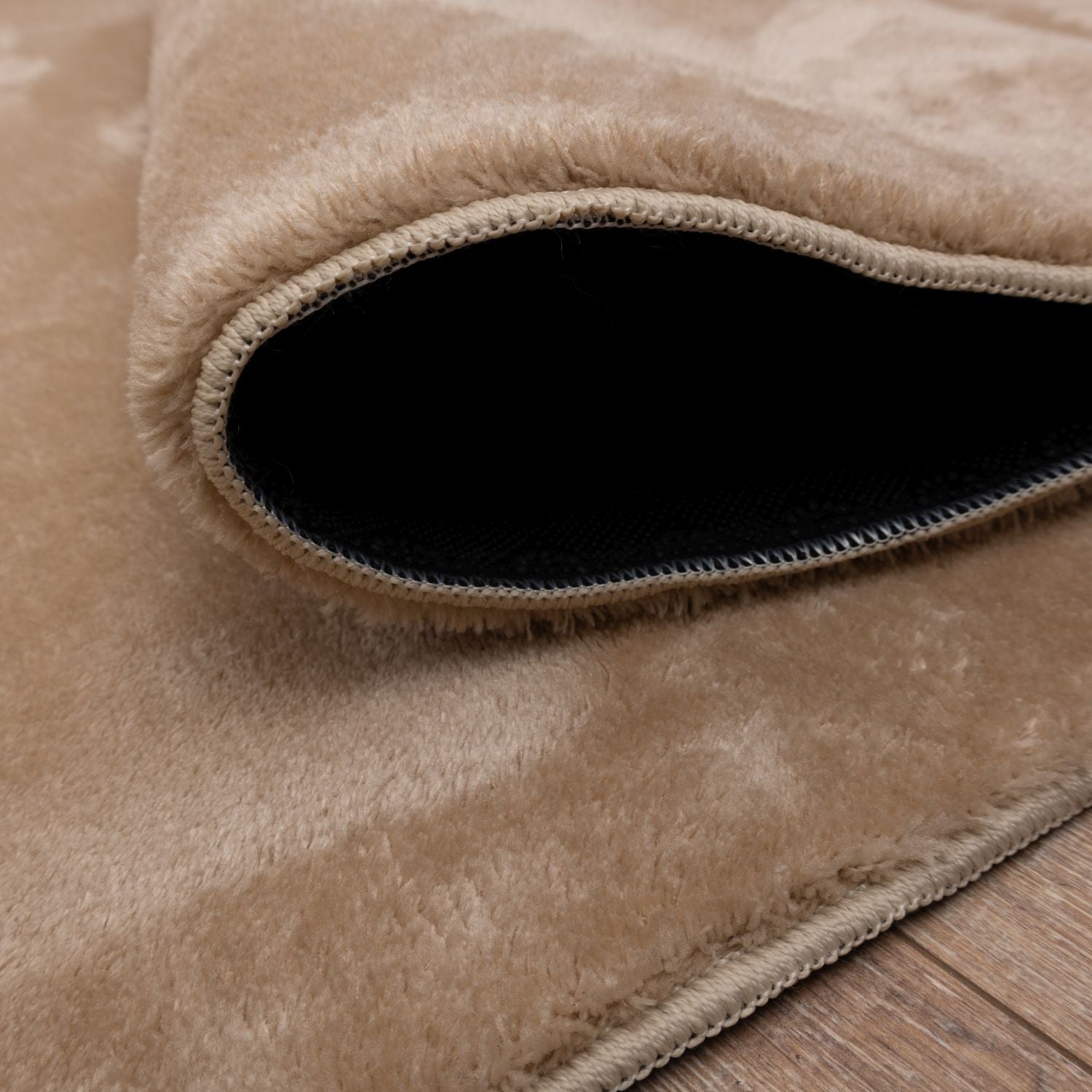 Beige Tapijt Wasbaar Laagpolig Vloerkleed met Anti Slip Omid Soft Comfort Wasbaar op 30°