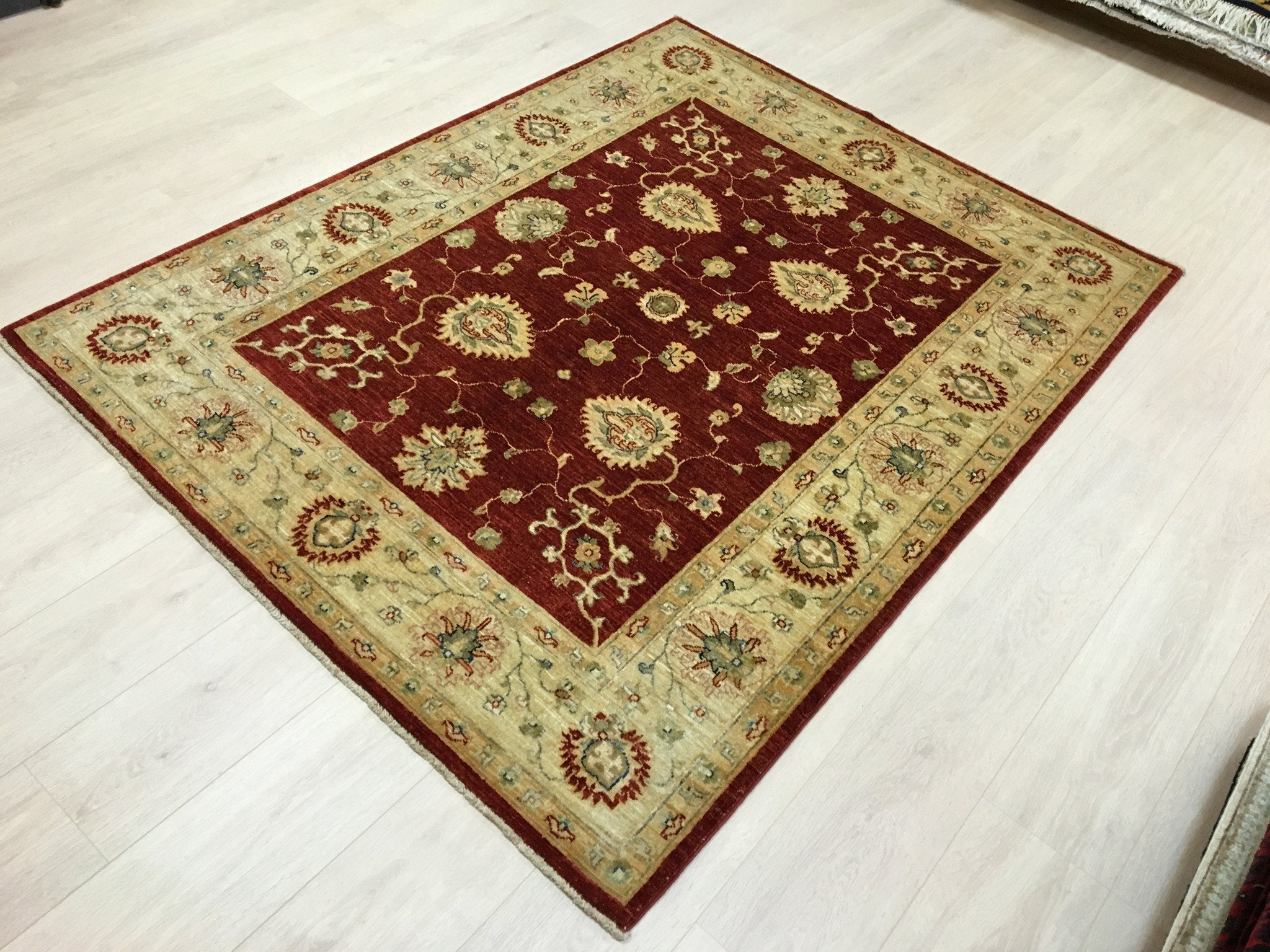 Koningsrode Ziegler Tapijt 198x155 - Omid Carpets
