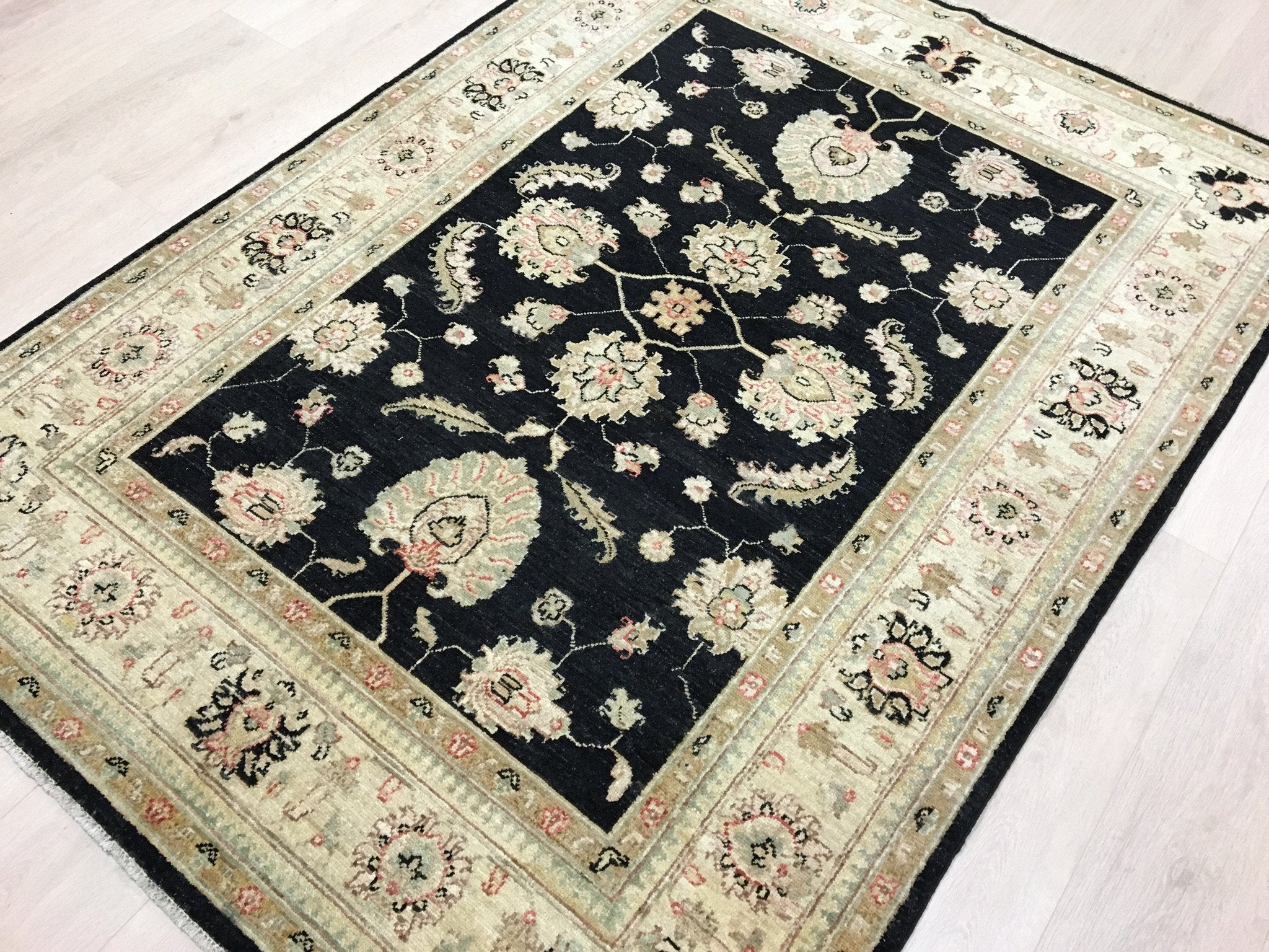 Twilight Ziegler Tapijt 204x148 - Omid Carpets