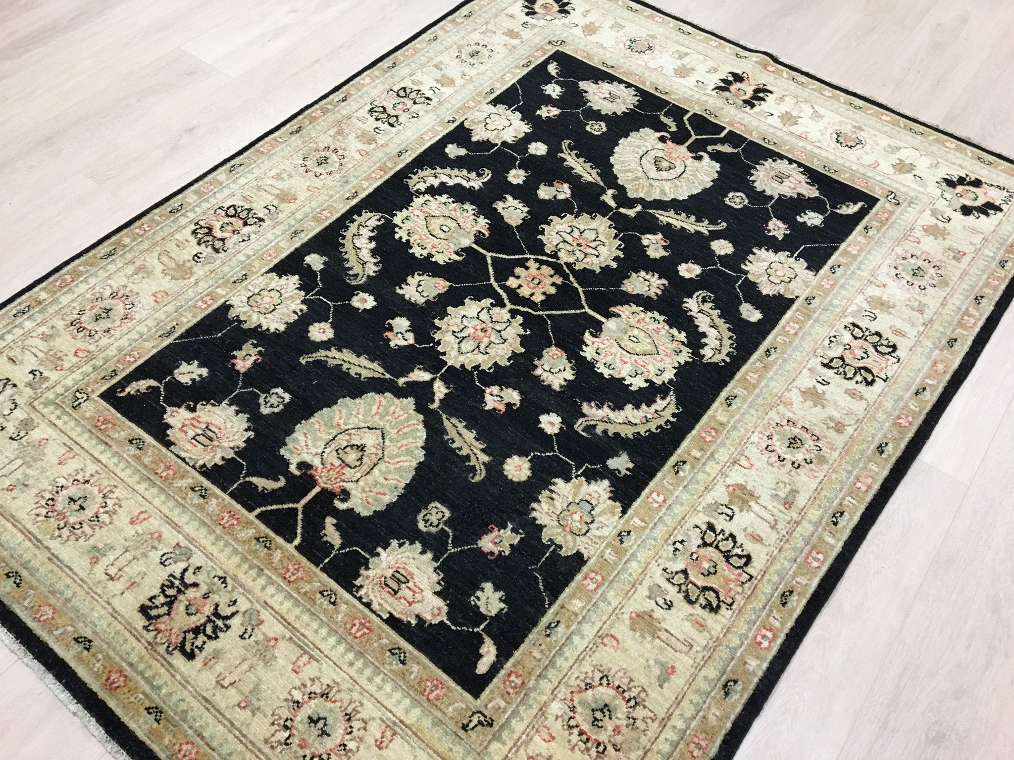 Twilight Ziegler Tapijt 204x148 - Omid Carpets