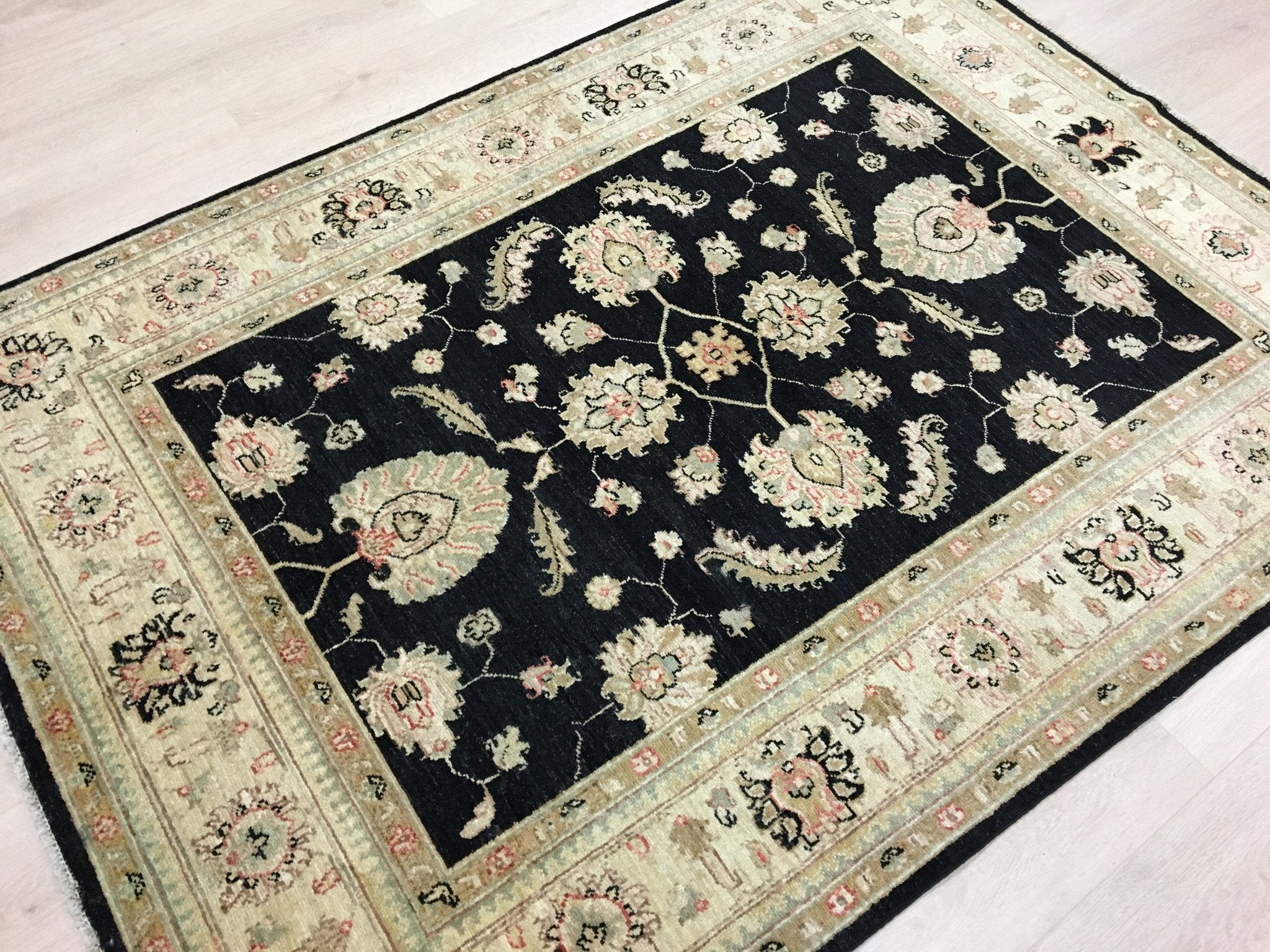 Twilight Ziegler Tapijt 204x148 - Omid Carpets