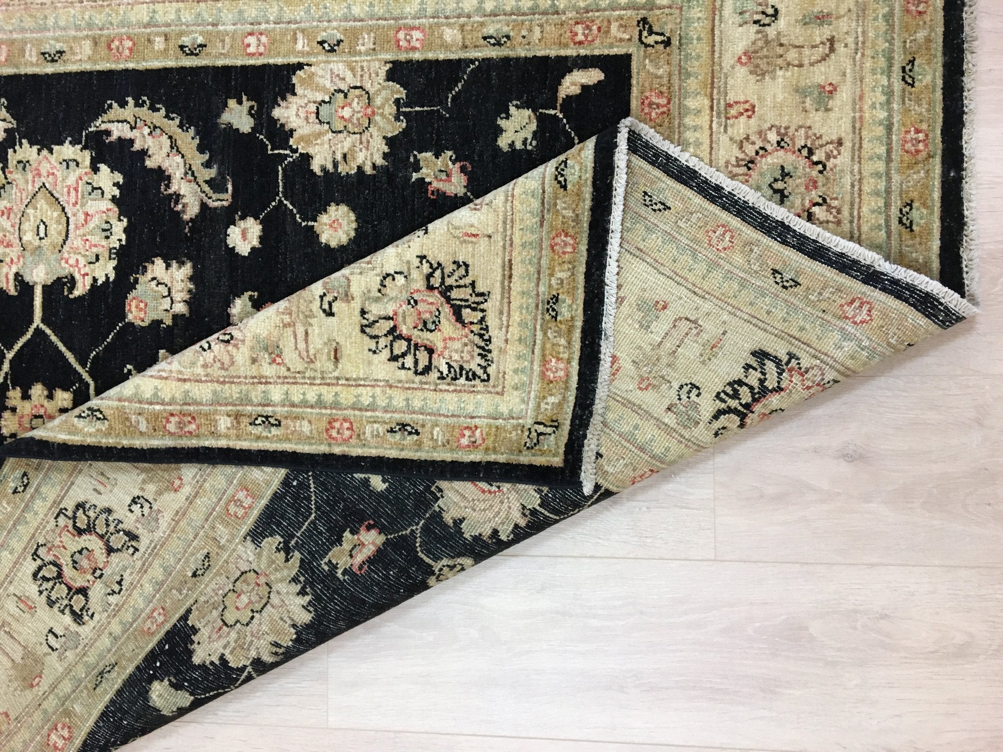 Twilight Ziegler Tapijt 204x148 - Omid Carpets