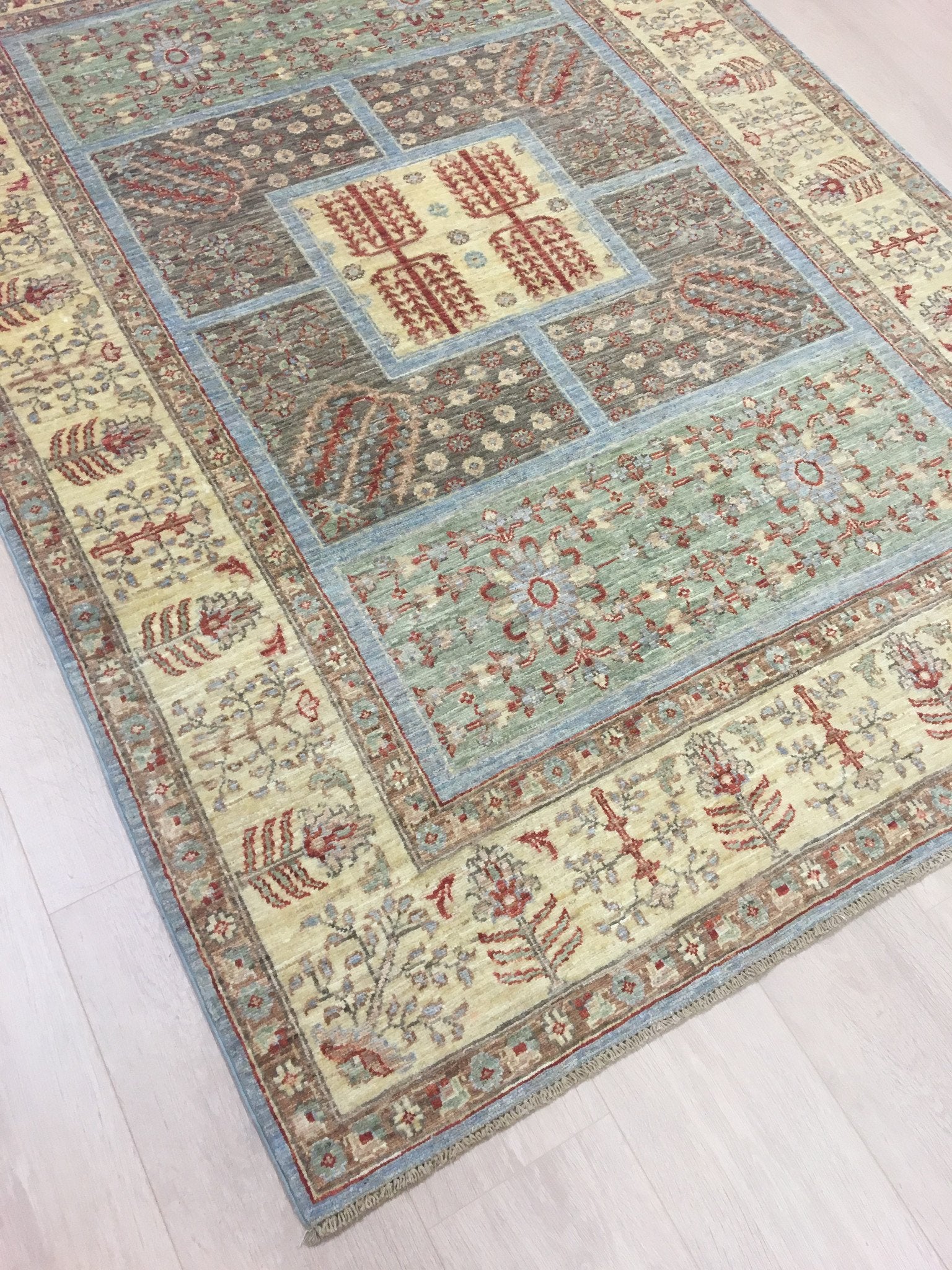 Chobi Bakhtiari 203x149 - Omid Carpets