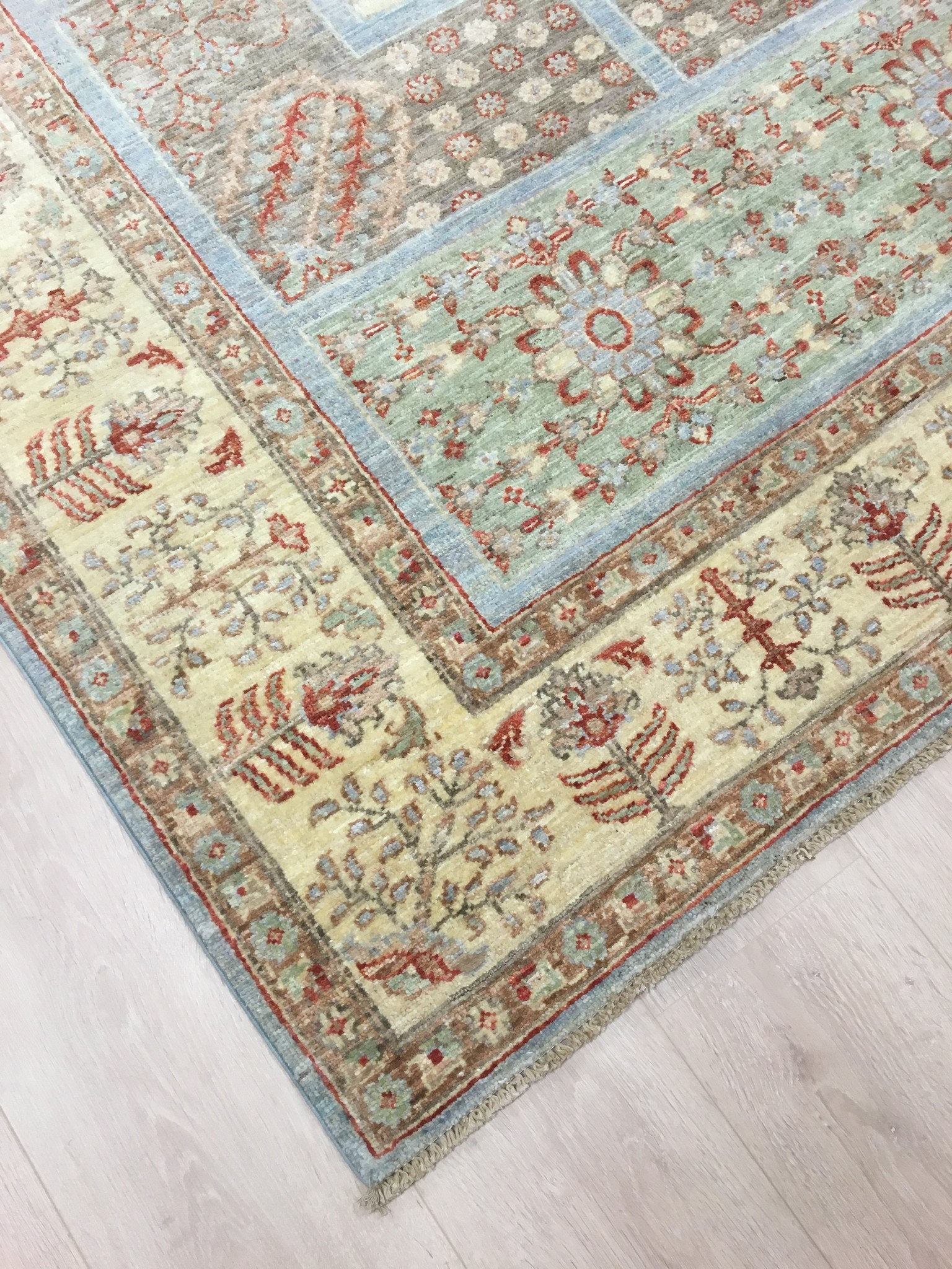 Chobi Bakhtiari 203x149 - Omid Carpets