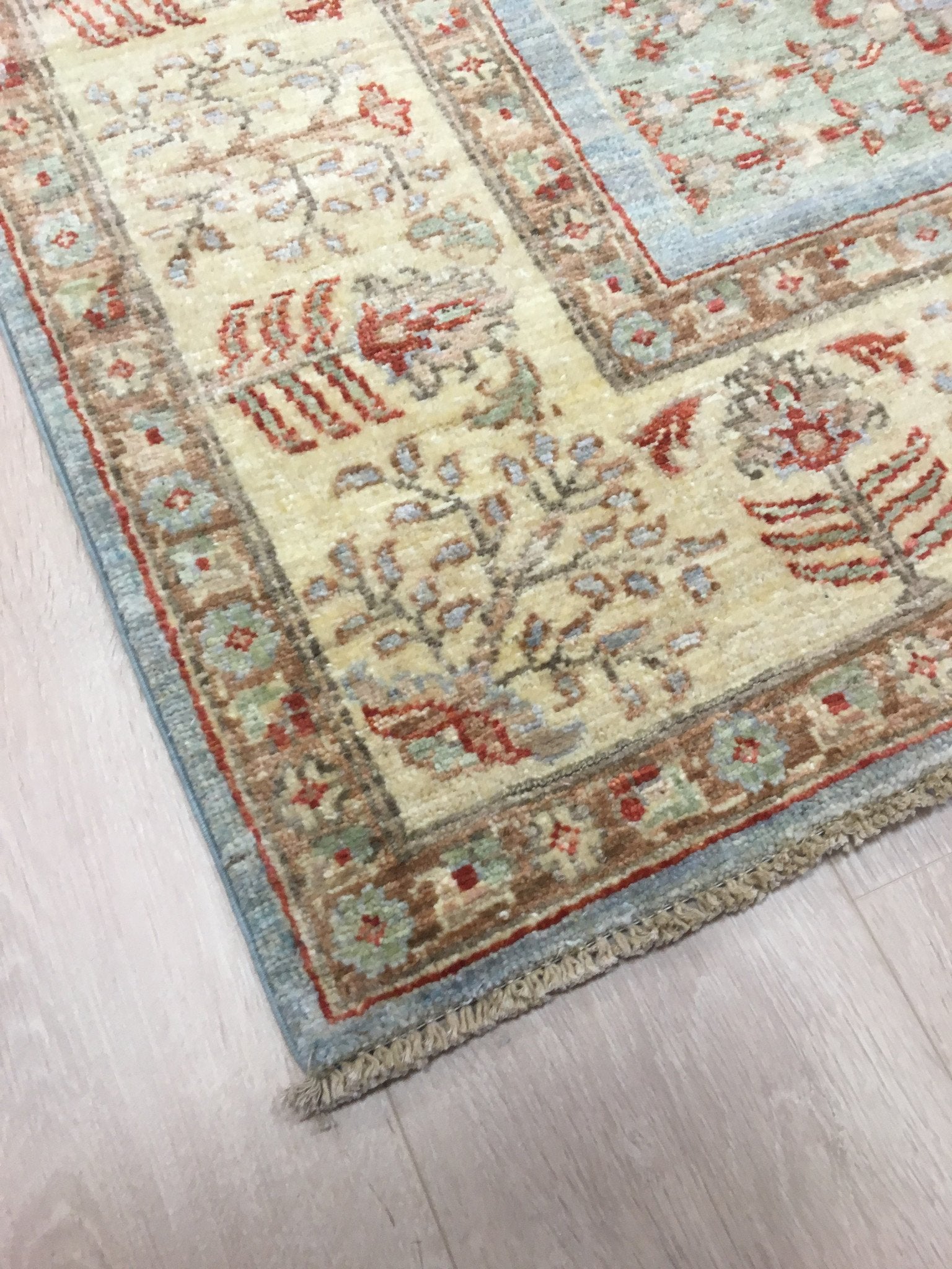 Chobi Bakhtiari 203x149 - Omid Carpets