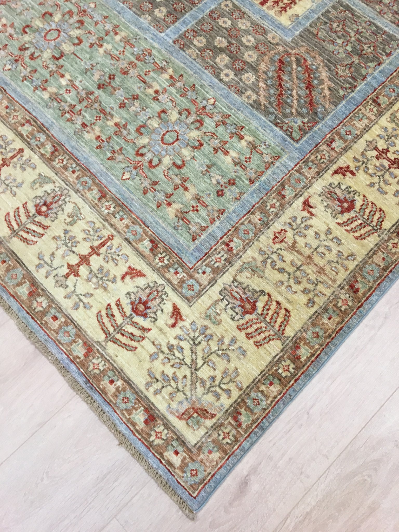 Chobi Bakhtiari 203x149 - Omid Carpets