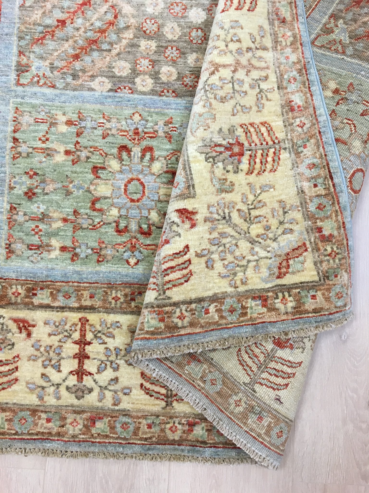 Chobi Bakhtiari 203x149 - Omid Carpets