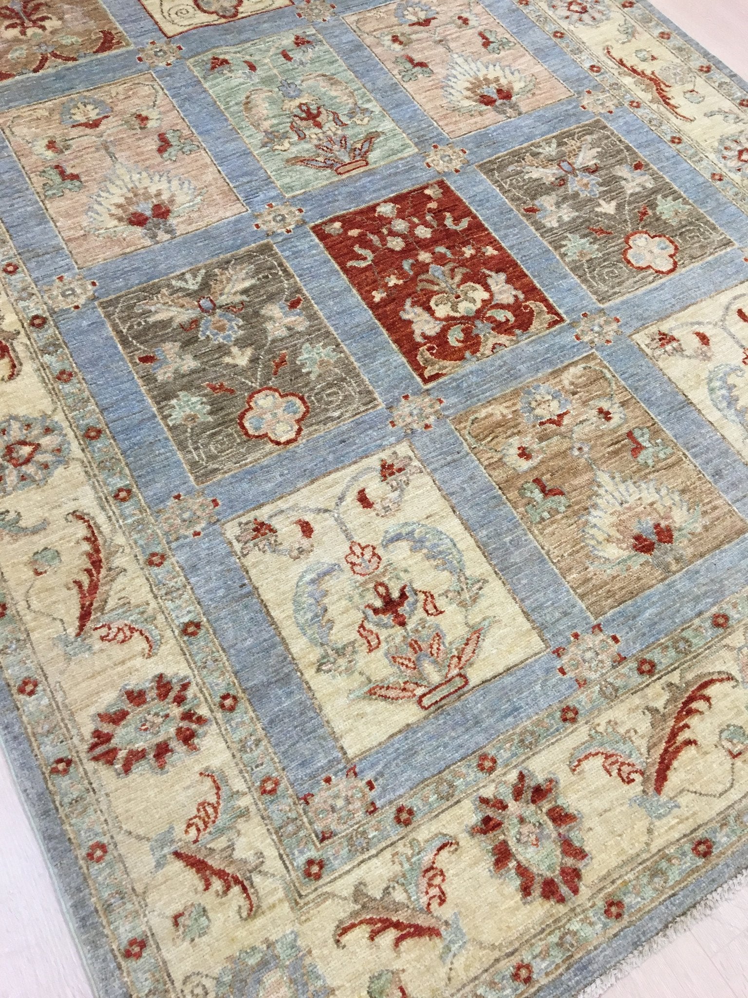 Chobi Bakhtiari 215x146 - Omid Carpets