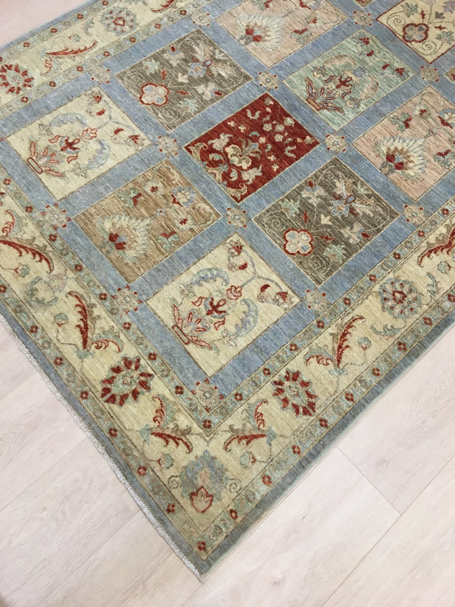 Chobi Bakhtiari 215x146 - Omid Carpets