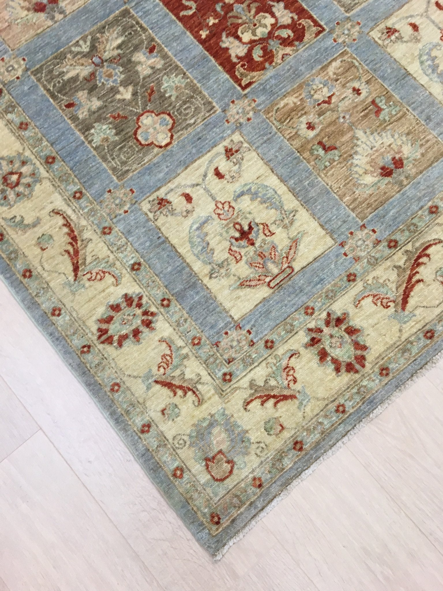 Chobi Bakhtiari 215x146 - Omid Carpets