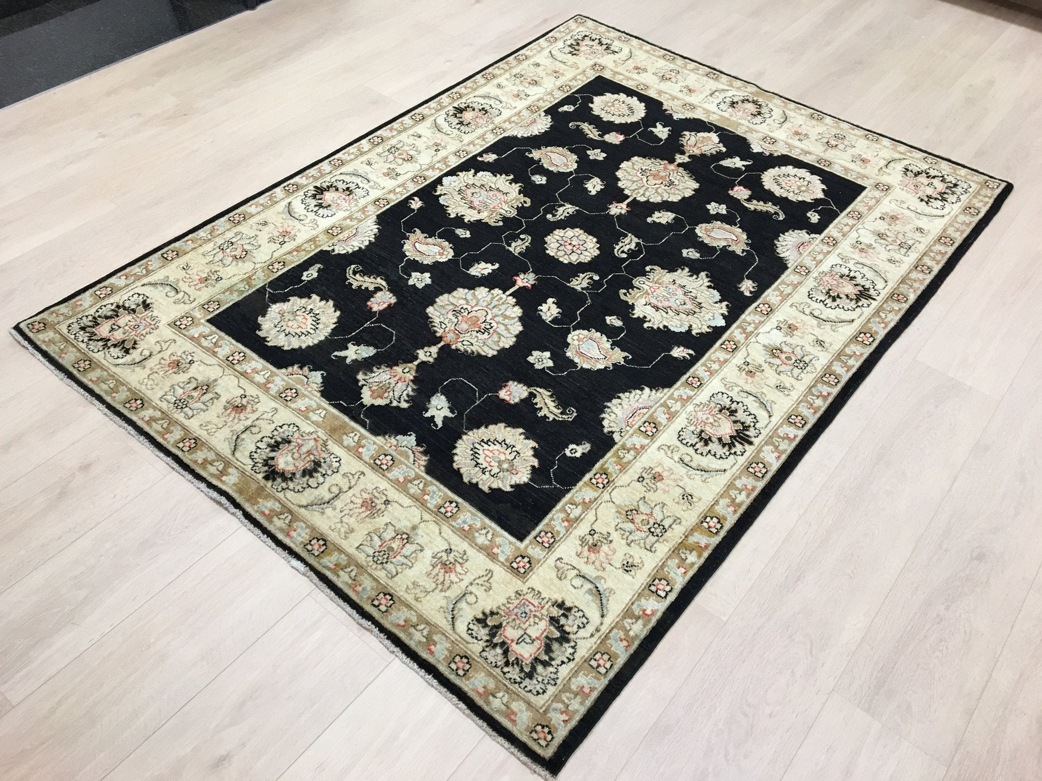 Twilight Ziegler Tapijt 212x151 - Omid Carpets
