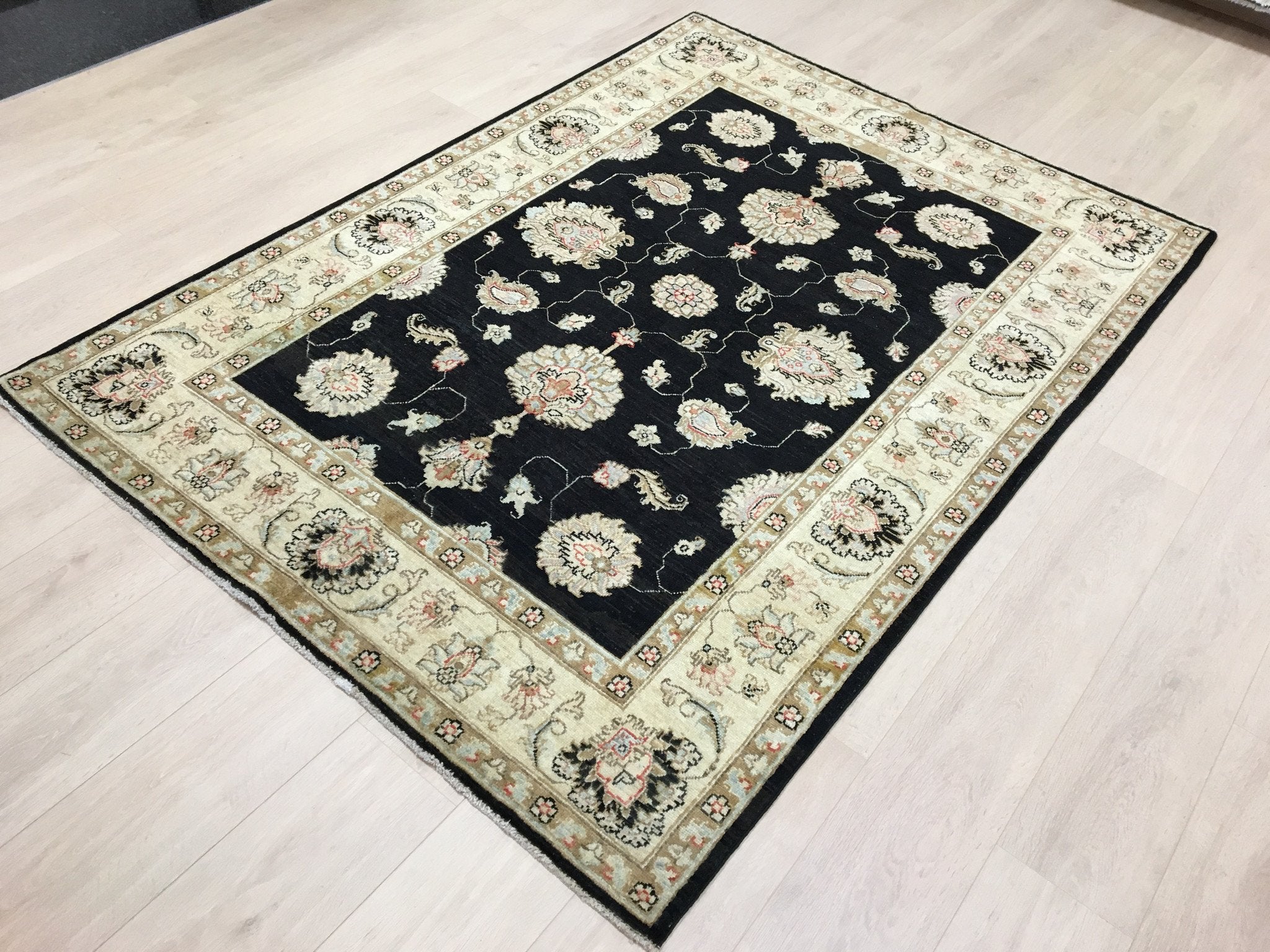 Twilight Ziegler Tapijt 212x151 - Omid Carpets