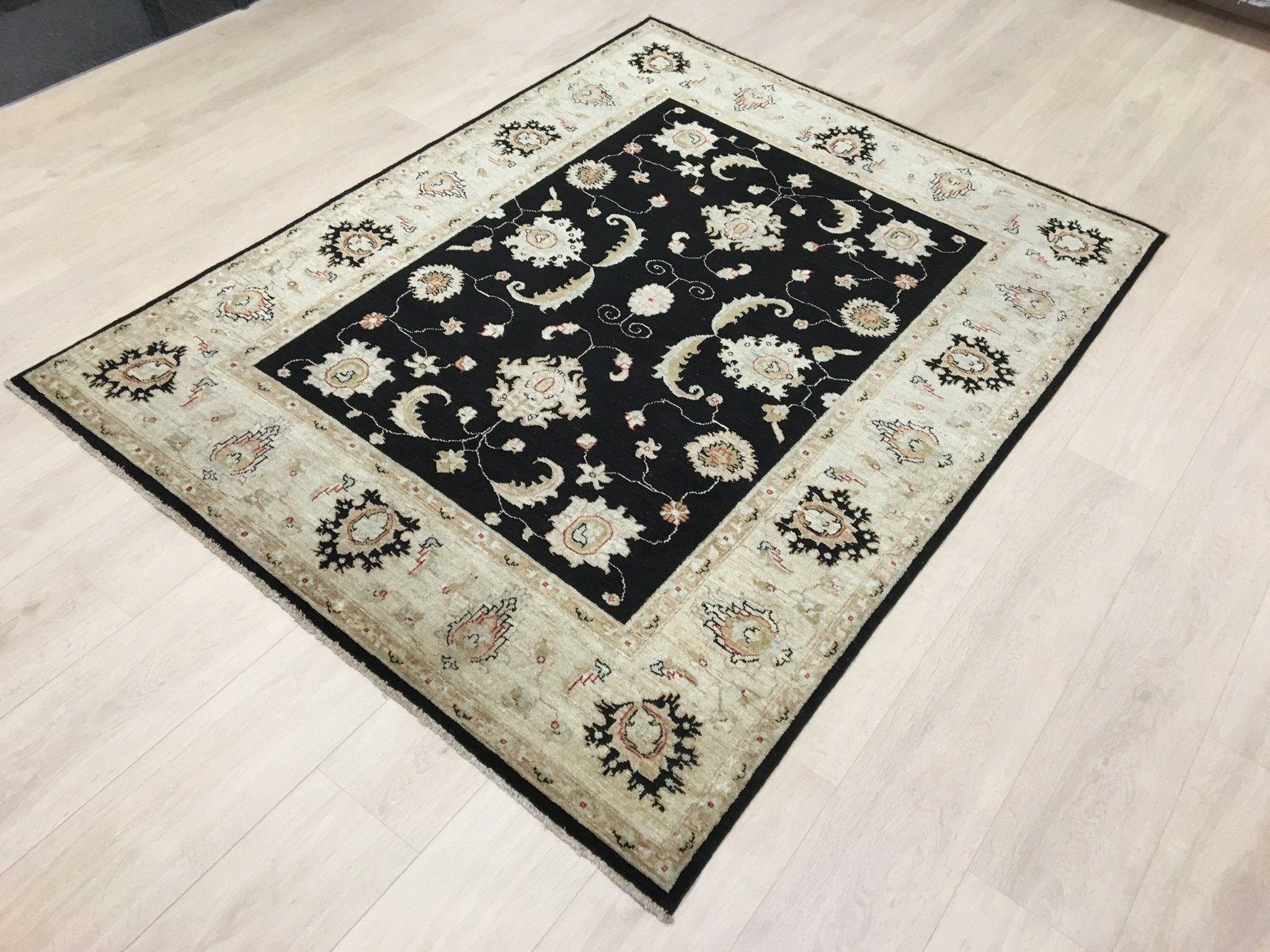 Twilight Ziegler Tapijt 196x151 - Omid Carpets