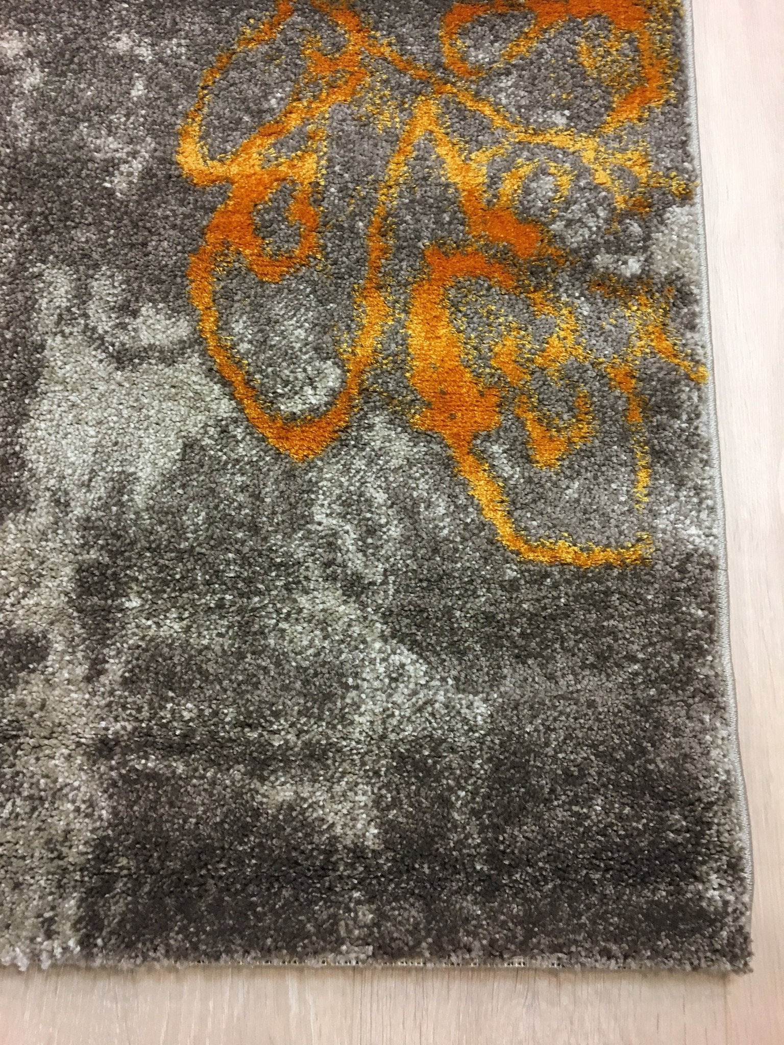 Gouden Verf Spat Tapijt 160x230 - Omid Carpets