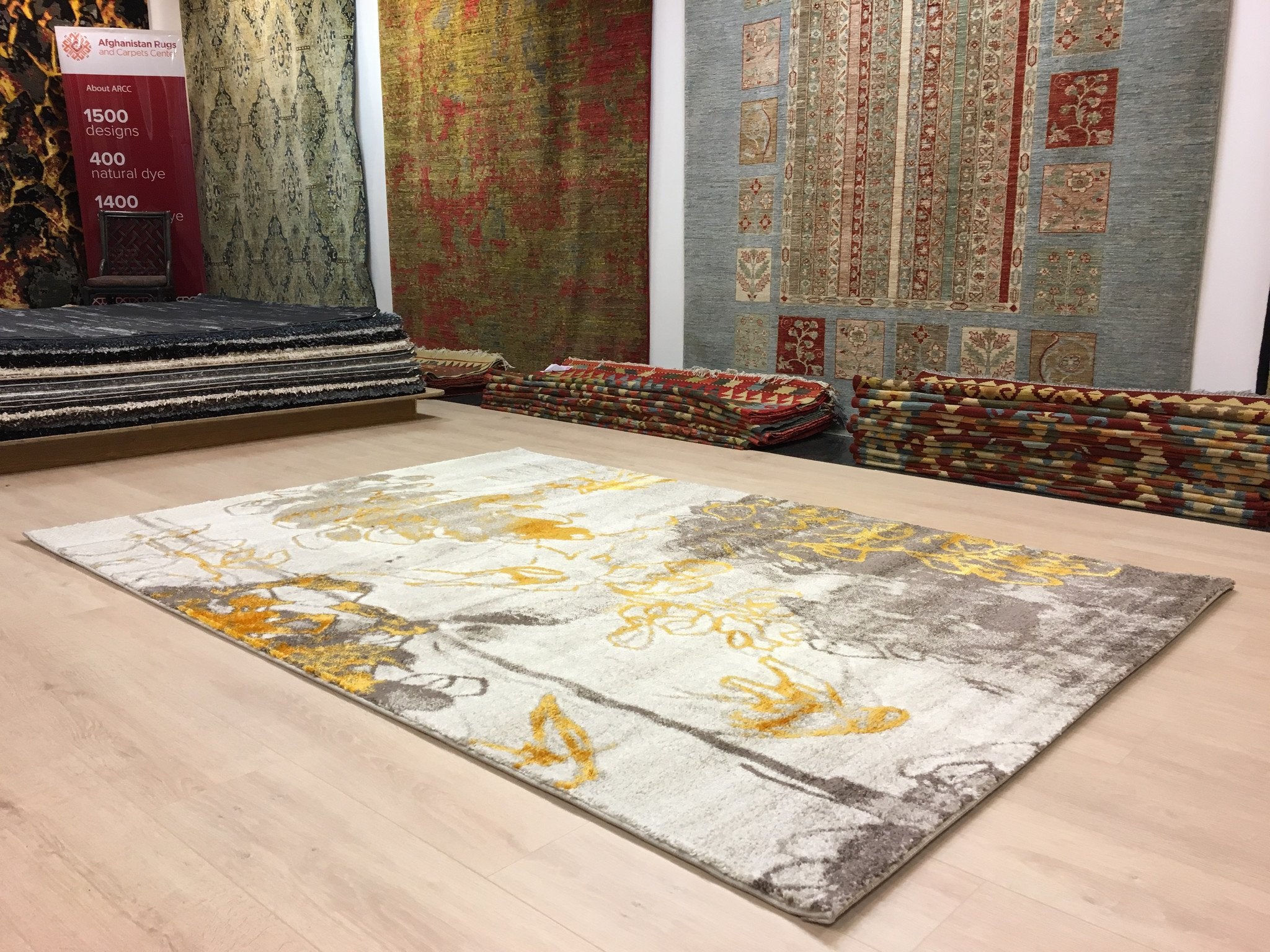 Gouden Verf Spat Tapijt 160x230 - Omid Carpets