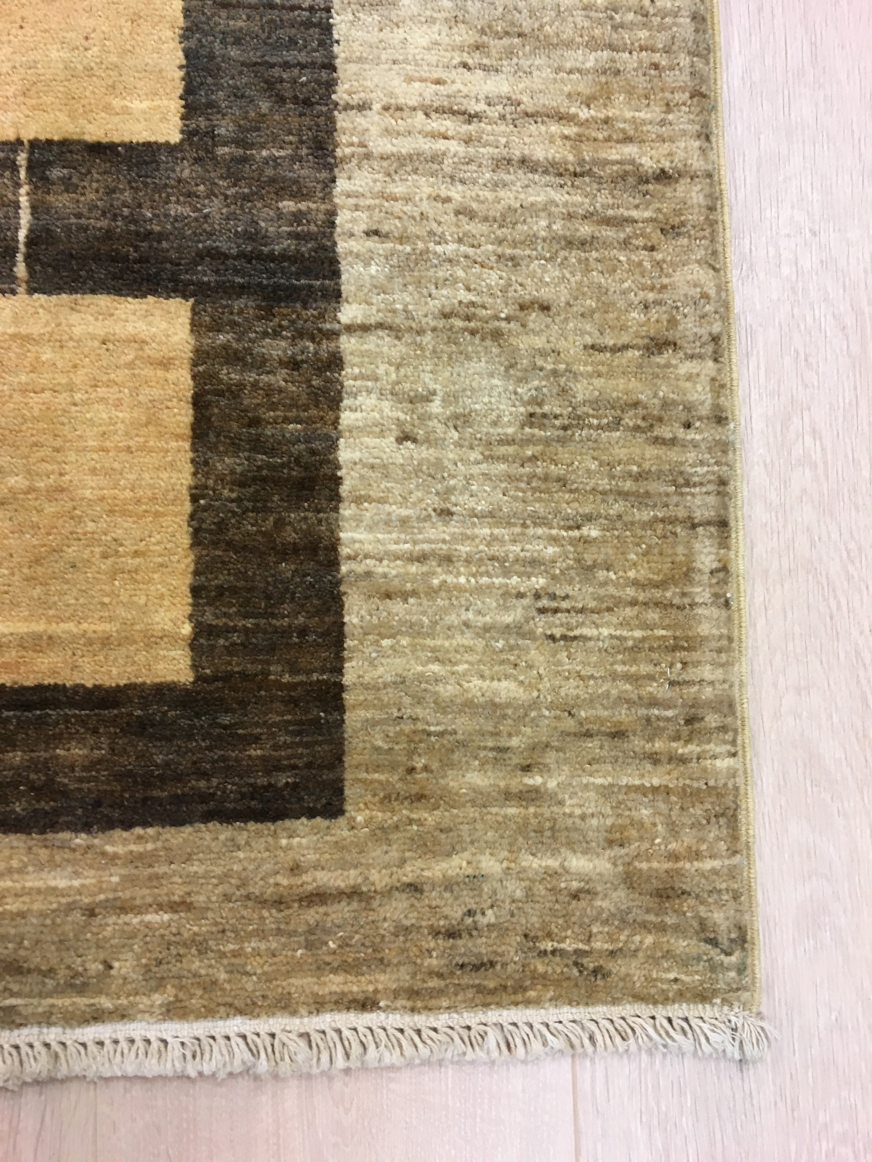 Goud Bruine Gabbah Tapijt 231x170 - Omid Carpets