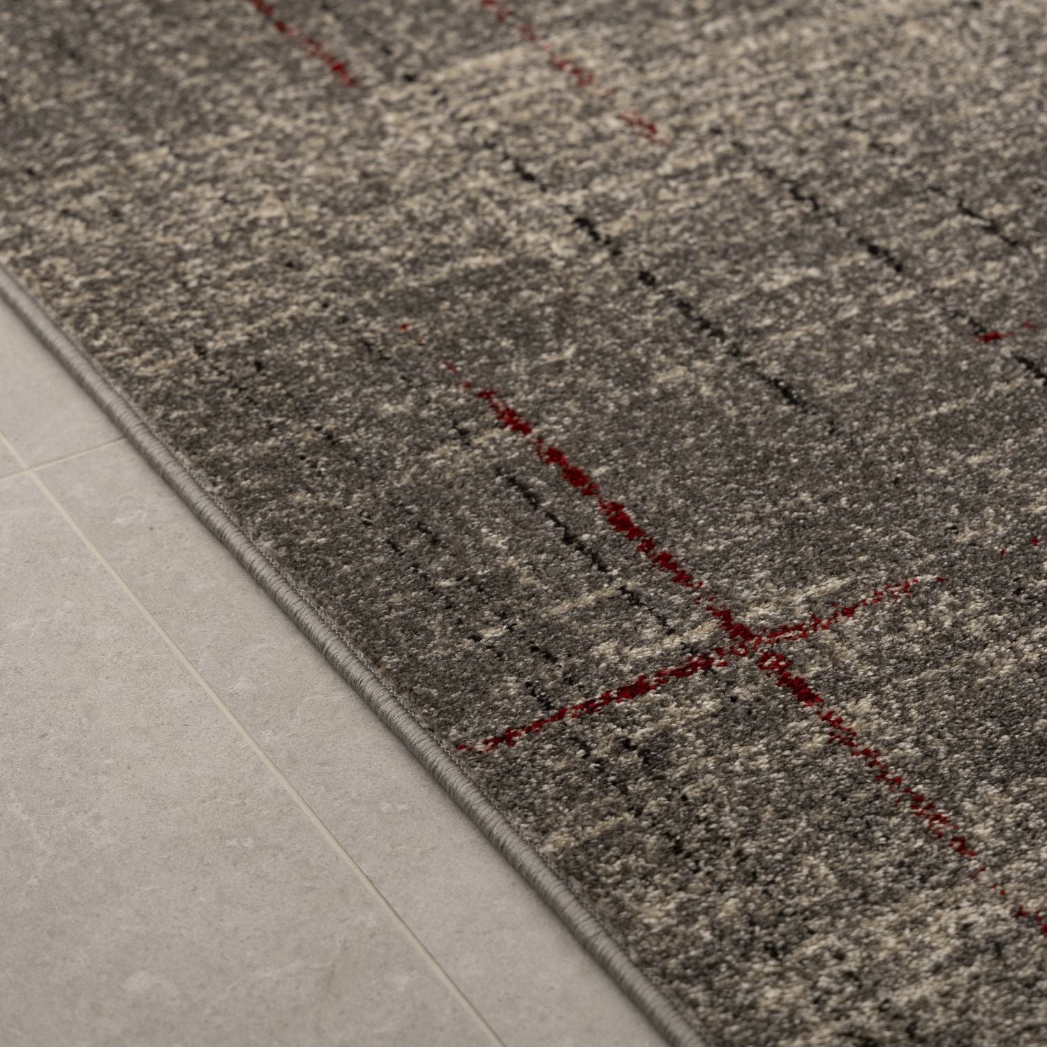 Donkergrijs met Rood Tapijt Laagpolig Vloerkleed Omid Belgian Design