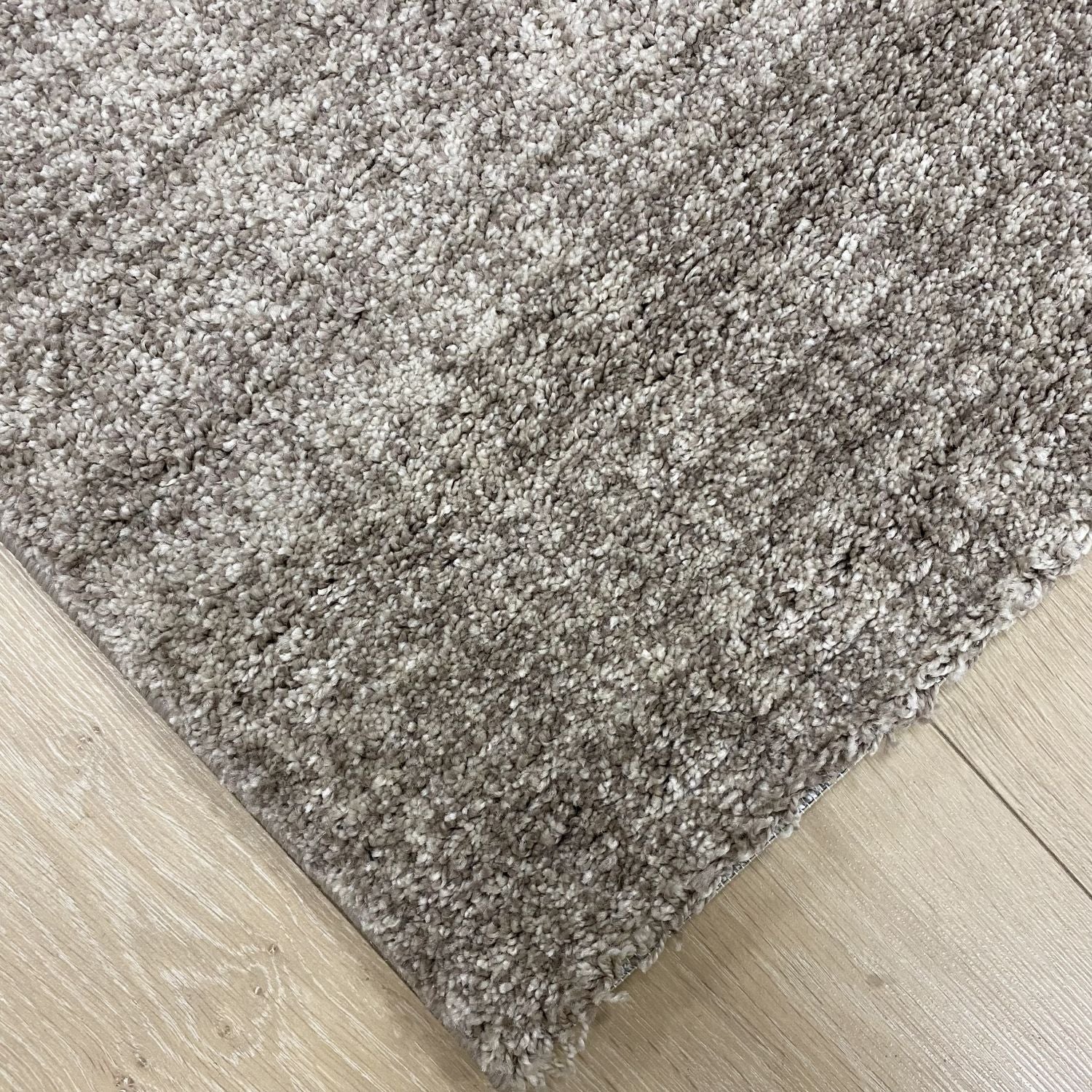 Beige/Taupe Tapijt Dik Laagpolig Vloerkleed Omid Belgian Luxury