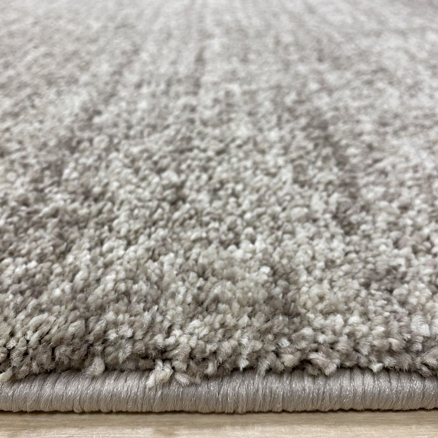 Beige/Taupe Tapijt Dik Laagpolig Vloerkleed Omid Belgian Luxury