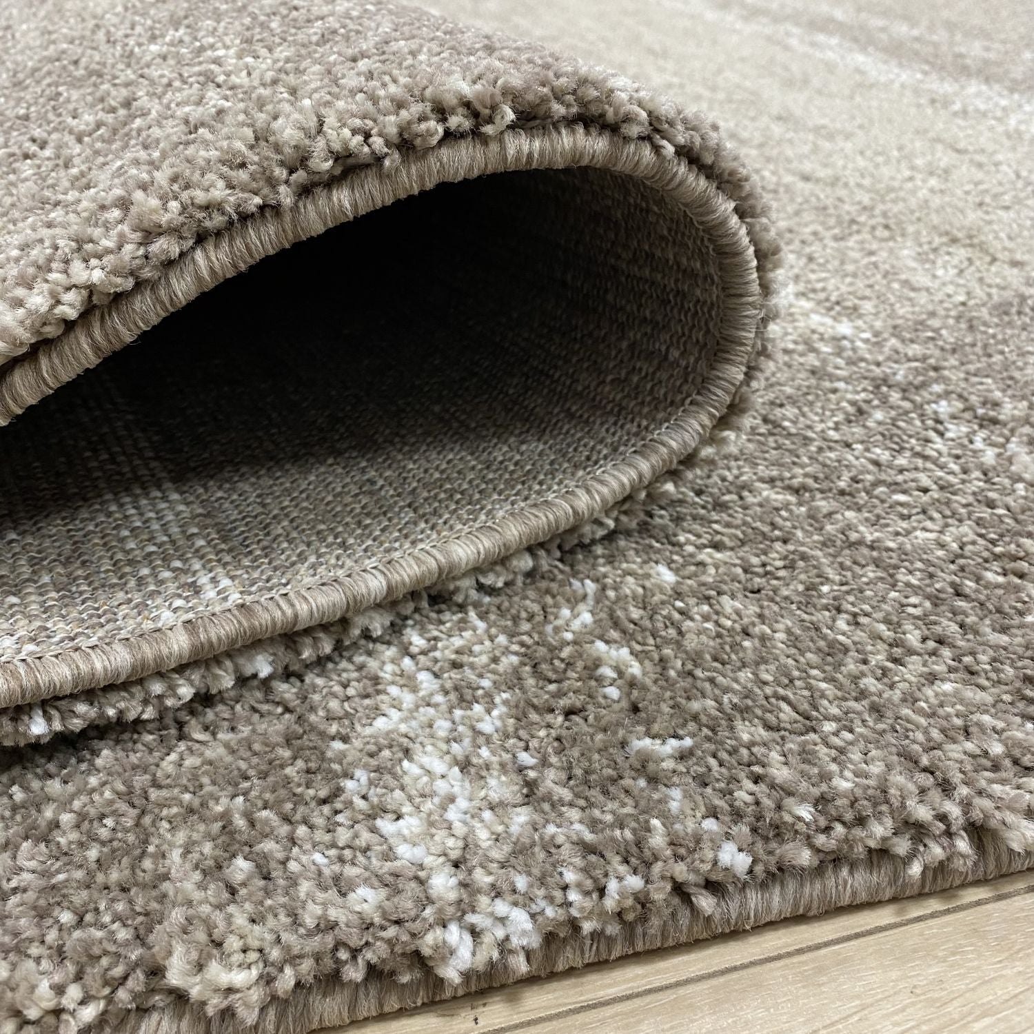 Beige/Taupe Tapijt Dik Laagpolig Vloerkleed Omid Belgian Luxury