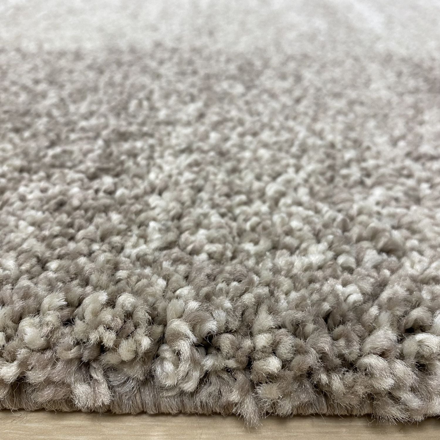 Beige/Taupe Tapijt Dik Laagpolig Vloerkleed Omid Belgian Luxury
